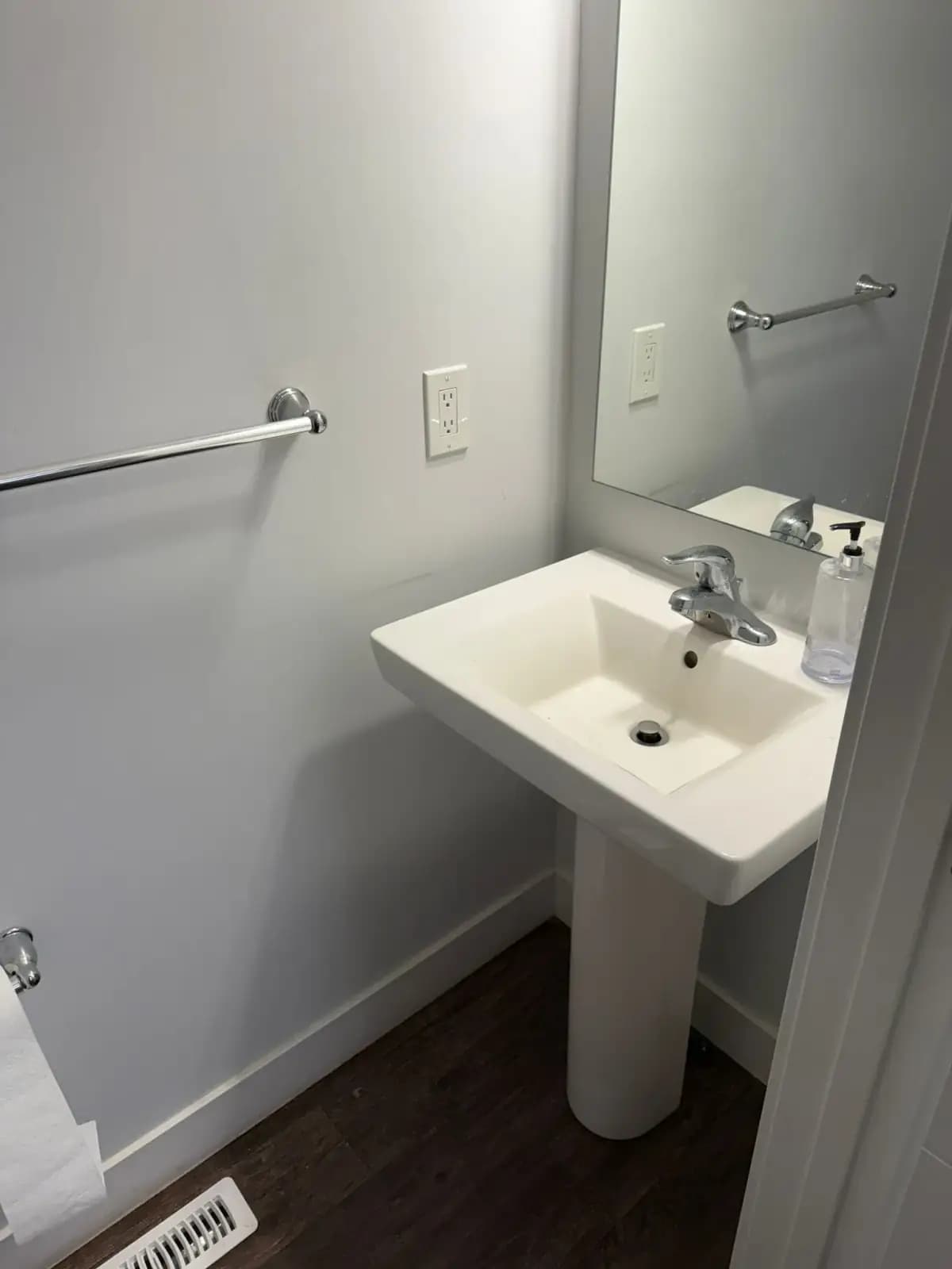 Clean kitchen cabinets